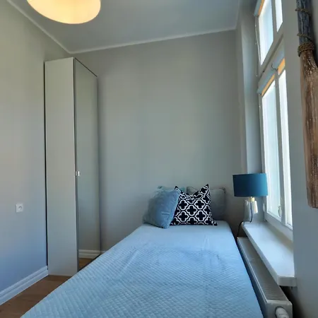 Daire Yonekawa Apartments, Molo & Monte Cassino